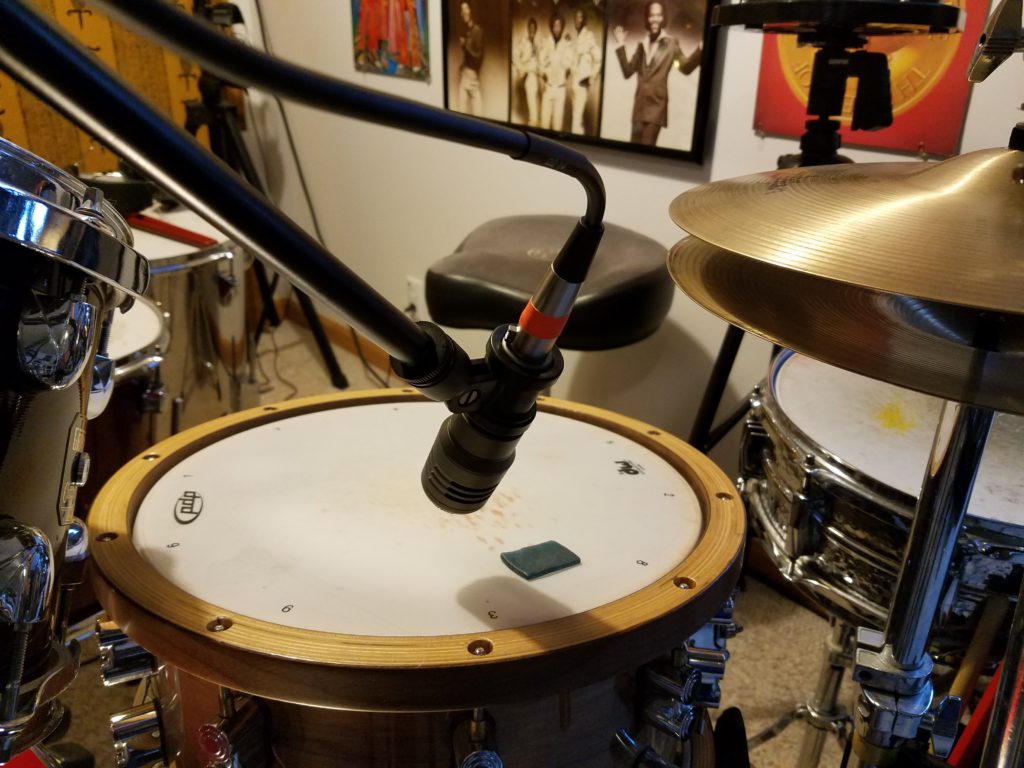 Drum mic with no shield