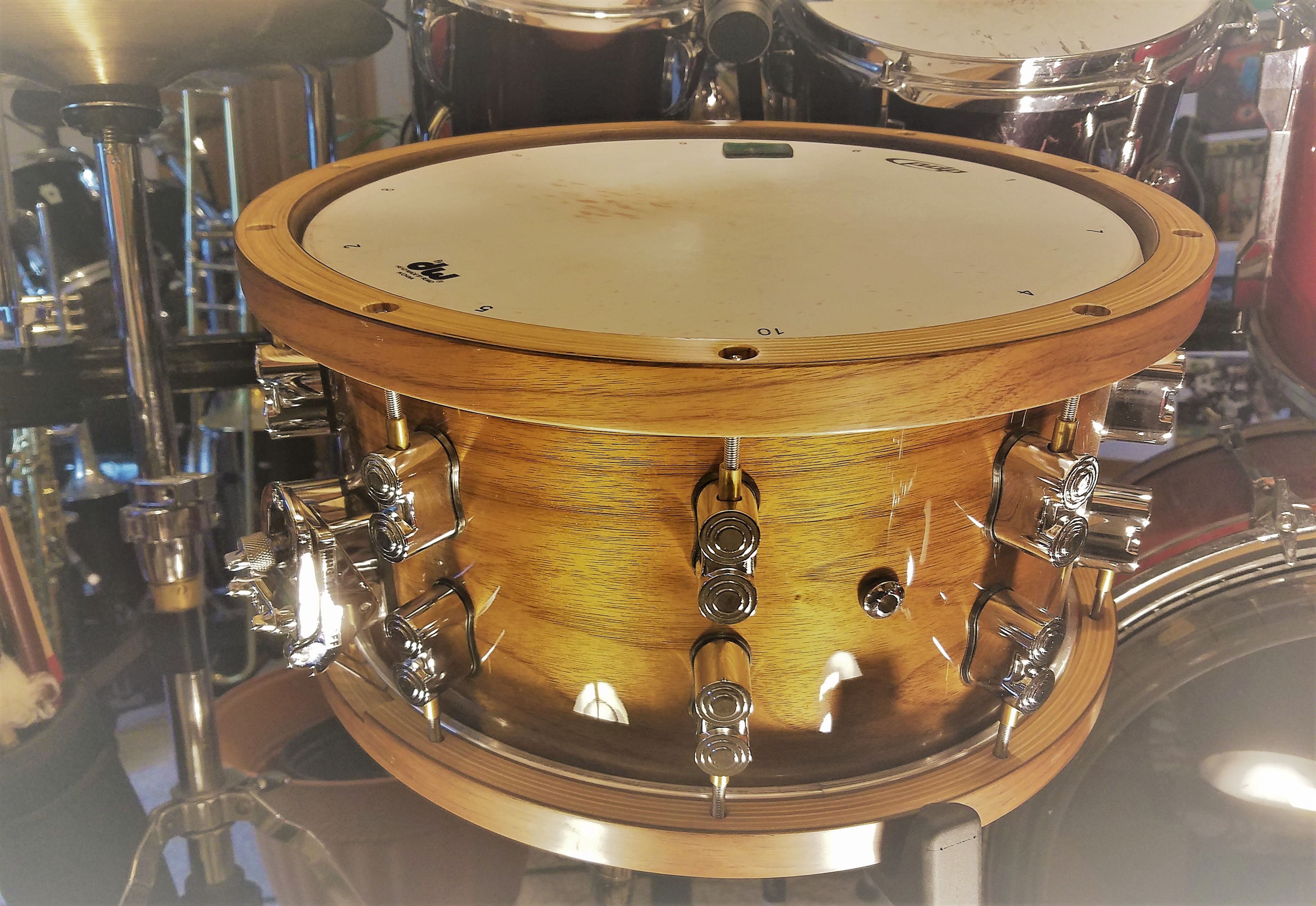 PDP snare from side in drum kit